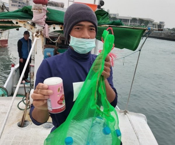 【新聞】屏東首創海洋廢棄物回收換農產品 2個月帶回逾3700公斤