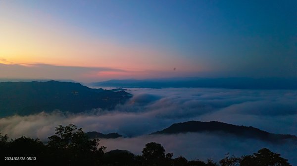 二格山 #琉璃光雲海流瀑  #琉璃光雲瀑  #雲海流瀑 #曙光日出 8/262580767