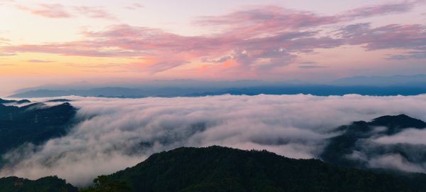 #二格山 #琉璃光 #霞光 #火燒雲 #雲海流瀑 #日出 8/202864873