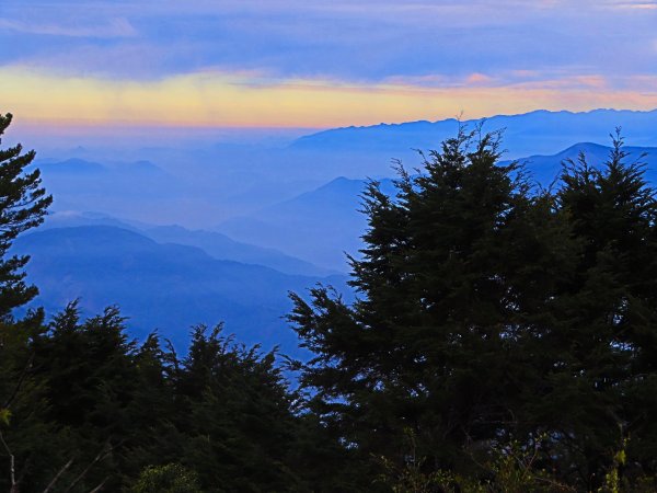 阿里山尋石山，五彩繽紛的石山引水道792458