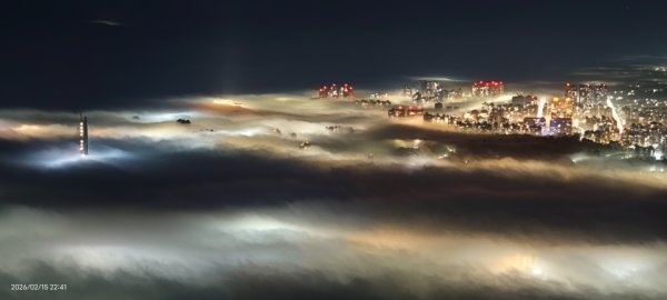 #觀音山 #雲海 #琉璃光 #天空之城 #長頸鹿（台北港吊車） #淡江大橋 2/15二刷封面