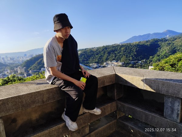 【臺北大縱走 5】碧山巖→忠勇山越嶺步道→金龍產業道路→圓明寺步道→鄭成功廟→潛園→格物台→劍潭古寺2958994