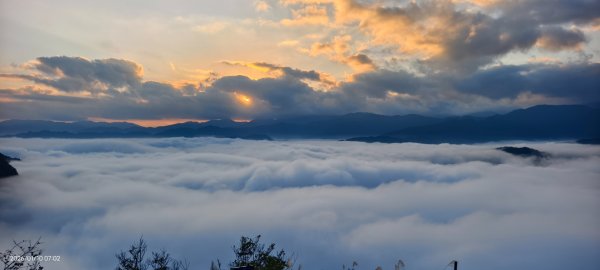 #新店四十份 #翡翠水庫壩頂 #雲海 #日出  #雲瀑 1/10 & 132979651