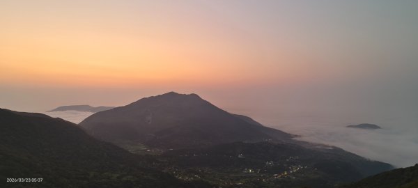 #大屯山 #日出 #雲海 #琉璃光 #橘咖啡 #吉野櫻 3/233020514