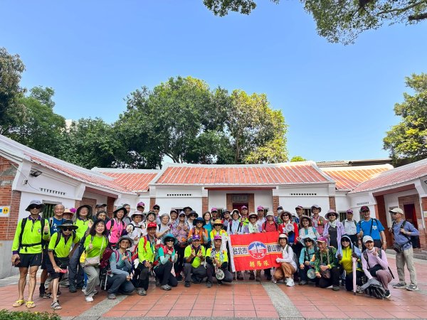 板橋石雕公園、農村公園、華江人工濕地、新海一期人工濕地、新月橋