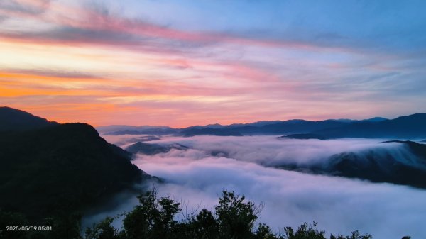 跟著雲海達人山友追雲趣 #琉璃光雲海 #火燒雲雲海 5/92782987