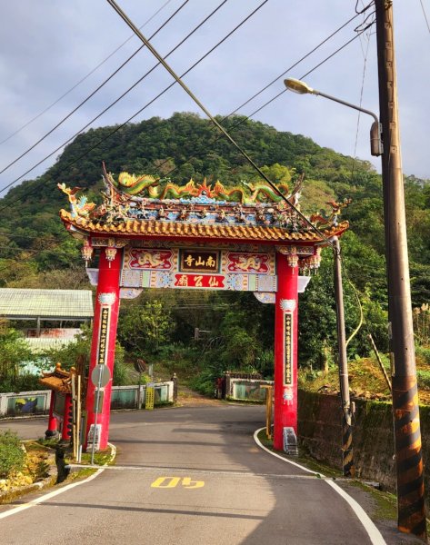 皇帝殿，獅公髻尾山，指南宮千階步道（竹柏參道），十六分山，貓空尖，絹絲瀑布步道1971432