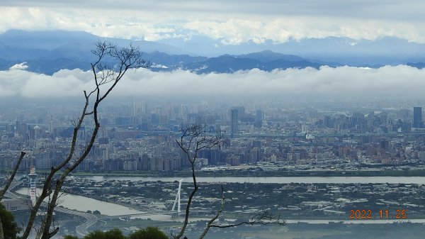 雲霧飄渺間的台北盆地&觀音山1926284