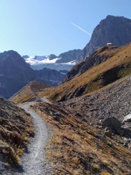 瑞士馬特杭峰的右臉：Schönbielhütte 步道2633667