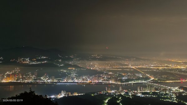 觀音山夜景琉璃光雲海&一彎血月5/52495626