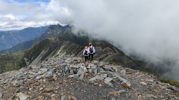 雪山主東北甘木林山下翠池2025年6月22日2823866