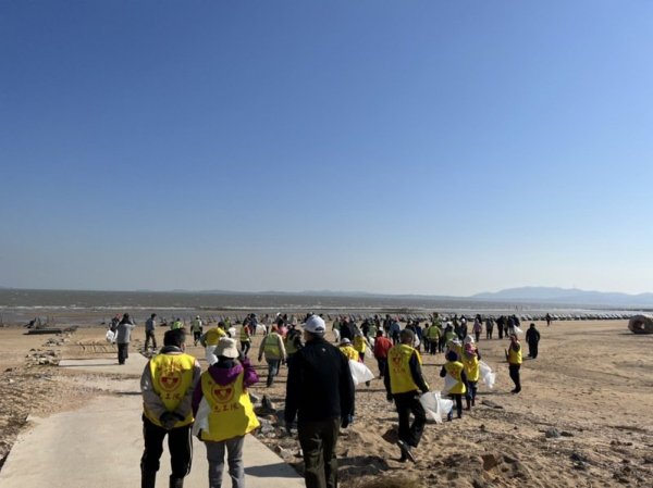 【新聞】金門國家公園管理處辦淨灘 清出1千多公斤海漂垃圾