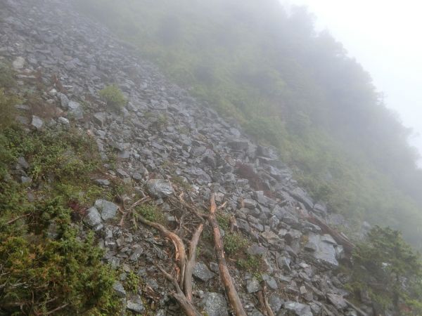 石瀑滾滾登玉山前峰~這輩子只會爬這一次182700