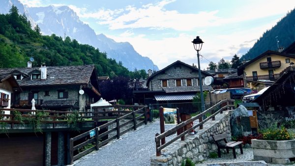 TMB/Courmayeur to La Ville des Glaciers3094360