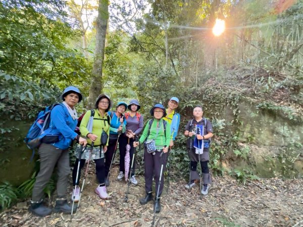 九穹神木 左訪嘉南雲峰 右到好望角看風景上石壁山(小百岳#55)2944773