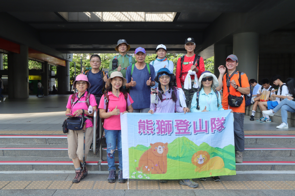 2025-09-11捷運北投站連走福慈宮暨中元普渡─新北投站舊站房→北投圖書館→北投溫泉博物館→田心仔綠地→嘎嘮別公園→桃源公園