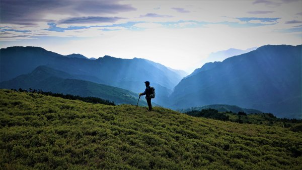 輕鬆品味高山之美在合歡北西峰下華岡封面