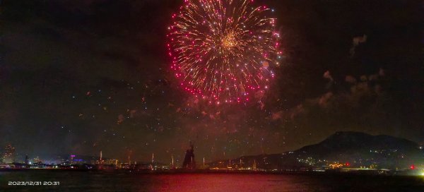 Happy New Year 2024 漁人碼頭跨年焰火 （手機手持拍攝）2390864