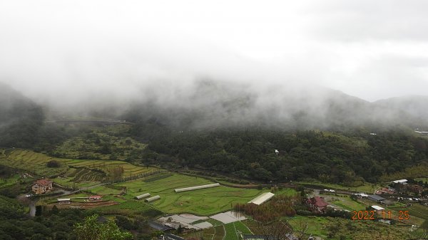 雲霧飄渺間的台北盆地&觀音山1926215