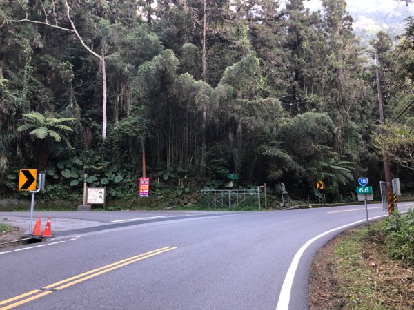 迷糊步道停車場上芙蓉山885818