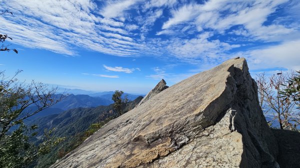 251212-【熱門不代表輕鬆！】🔥雖說鳶嘴稍來是中部熱門登山路線，但它可不是人人都能征服的美。2961972