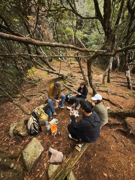 鳶嘴山上的瘦稜2983898