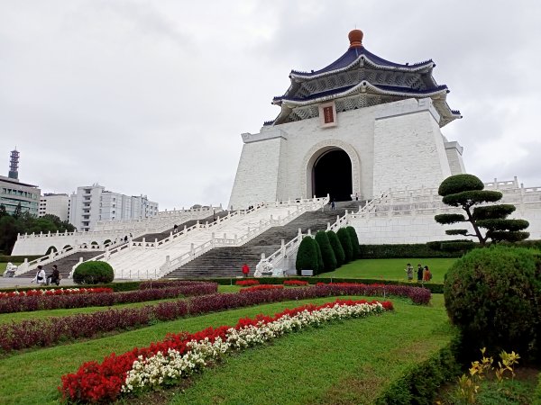 自由廣場、國家戲劇院、國家音樂廳、中正紀念堂、內湖瑞陽公園【齊心鞋力尋寶去】1995366