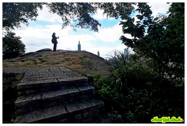 搭乘首班信義線東延捷運到廣慈/奉天宮站 順訪虎山環狀步道(小環線)3115279