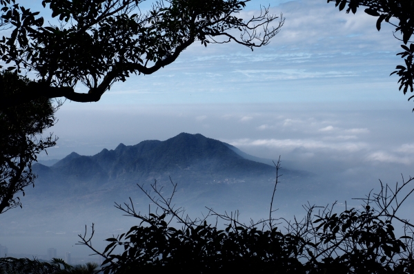 向天池 向天山 面天山 冬末初春