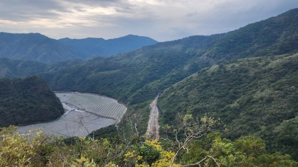 巴層巴墨山2689075