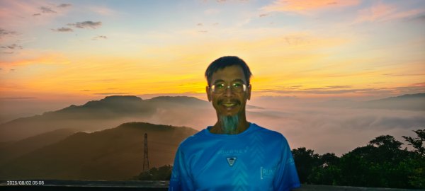 跟著雲海達人山友追雲趣 #獵狸尖 #琉璃光 #雲海 #雲海流瀑 #日出 8/22849446