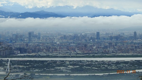 雲霧飄渺間的台北盆地&觀音山1926291
