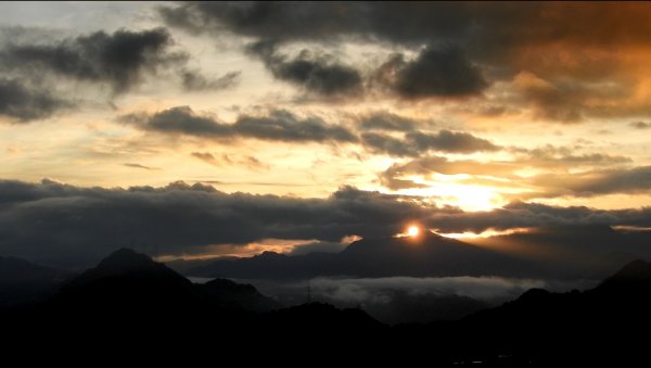 佛陀世界追日出/雲海功敗垂成(俯瞰石門水庫)1810637