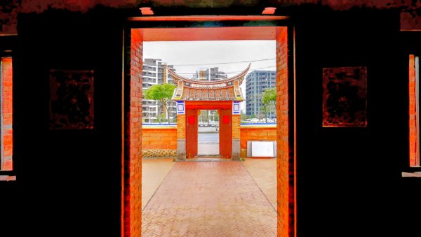 《蝶戀花。五色春深》2731644