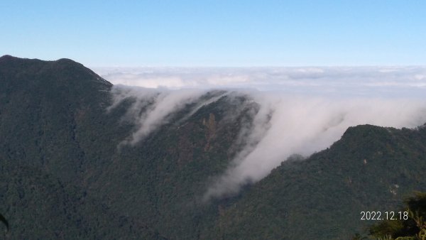 12/18寒流追霧淞太晚出發，第七次夫婦山終於滿滿的雲海和經典雲瀑 !1956945