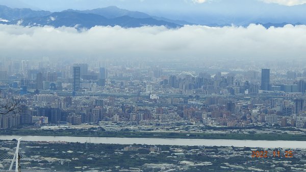 雲霧飄渺間的台北盆地&觀音山1926293