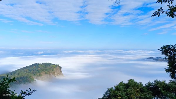 二訪馬拉邦山，解鎖 #琉璃光雲海 #日出雲海  #血月 #斜射光 #楓葉紅了！2668579