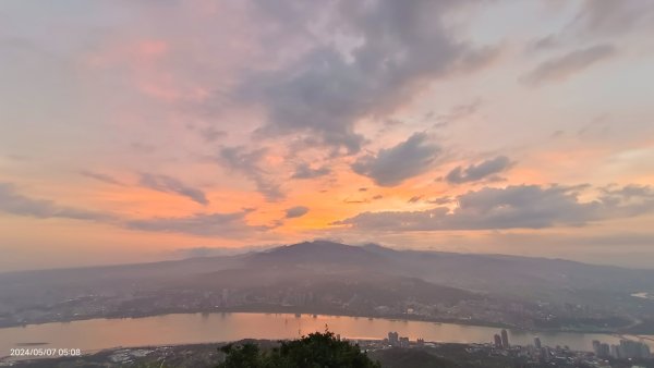 觀音忠實粉絲？觀音山晨曦日出火燒雲，0720小觀音西峰5/7&82497569