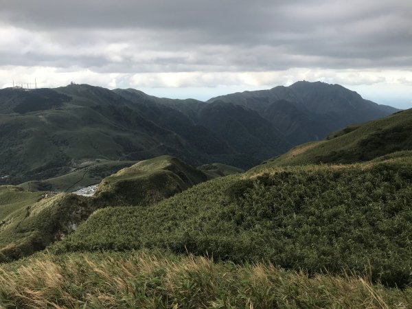 七星山主、東峰878600