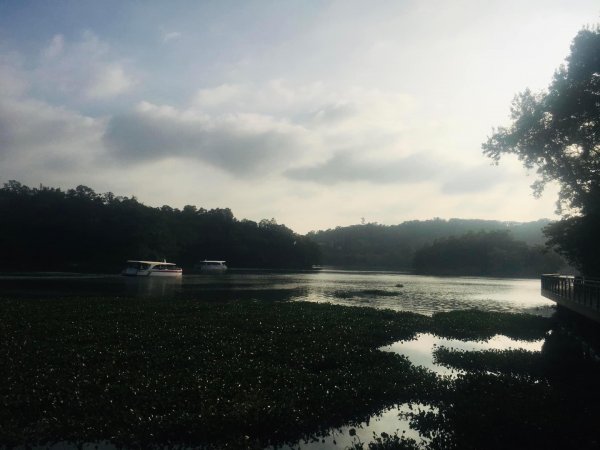 峨嵋環湖步道o走 峨嵋環湖步道、湖光山色、夕陽餘暉、吊橋遊艇、碼頭漁家1924397