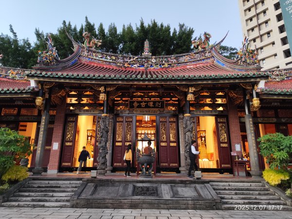 【臺北大縱走 5】碧山巖→忠勇山越嶺步道→金龍產業道路→圓明寺步道→鄭成功廟→潛園→格物台→劍潭古寺2959044