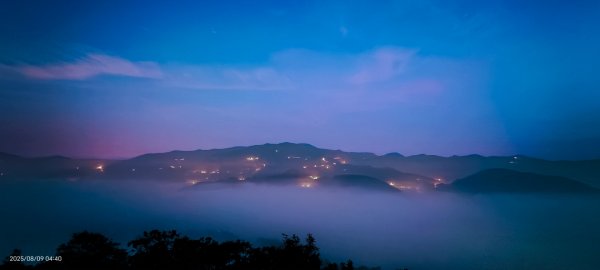 北宜郊山之濫觴 #琉璃光雲海 #月圓雲海 #日出雲海 #火燒雲 8/92854927
