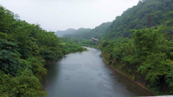 平溪  望古瀑布步道  猴硐貓村 運煤遺址。搭火車去旅行  最小的火車站 被人們忽略的秘境 望古瀑布2186225