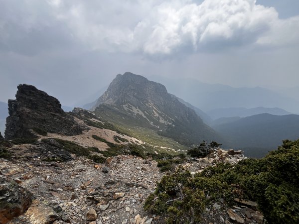 玉山東峰封面