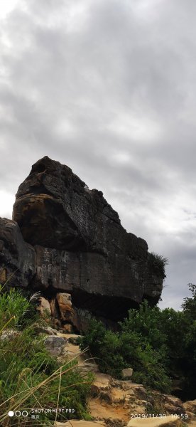 唭哩岸烏尖連峰封面