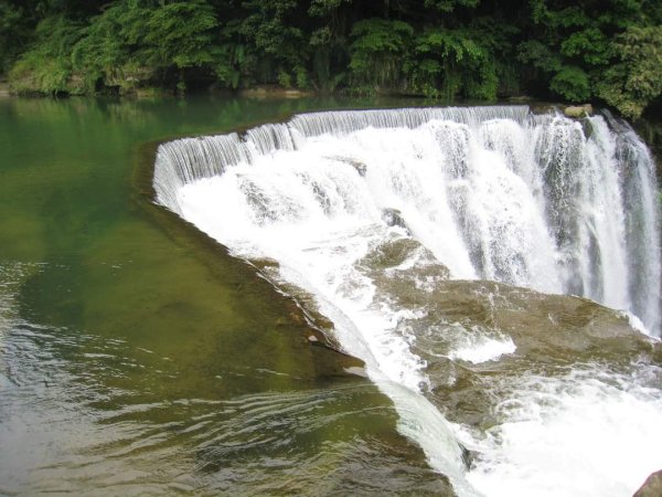 平溪 十分瀑布。壺穴地質景觀 垂廉型瀑布 臺版尼加拉瀑布2206290