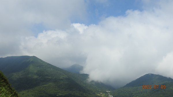 陽明山上一整天都是雲霧飄渺1757813