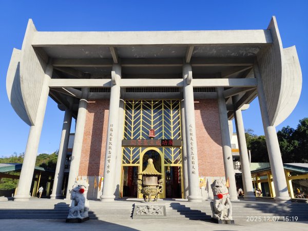 【臺北大縱走 5】碧山巖→忠勇山越嶺步道→金龍產業道路→圓明寺步道→鄭成功廟→潛園→格物台→劍潭古寺2958989