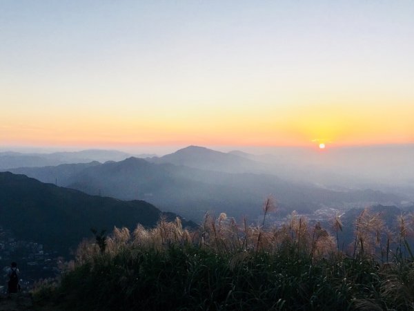 秋陽、金芒、基隆山464500