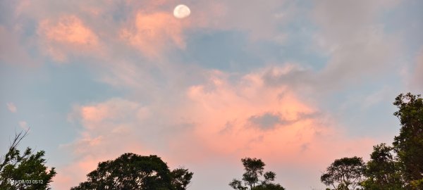 #石碇後山 #月亮 #曙光 #反燒 #日出 #雲海 8/3&103094718